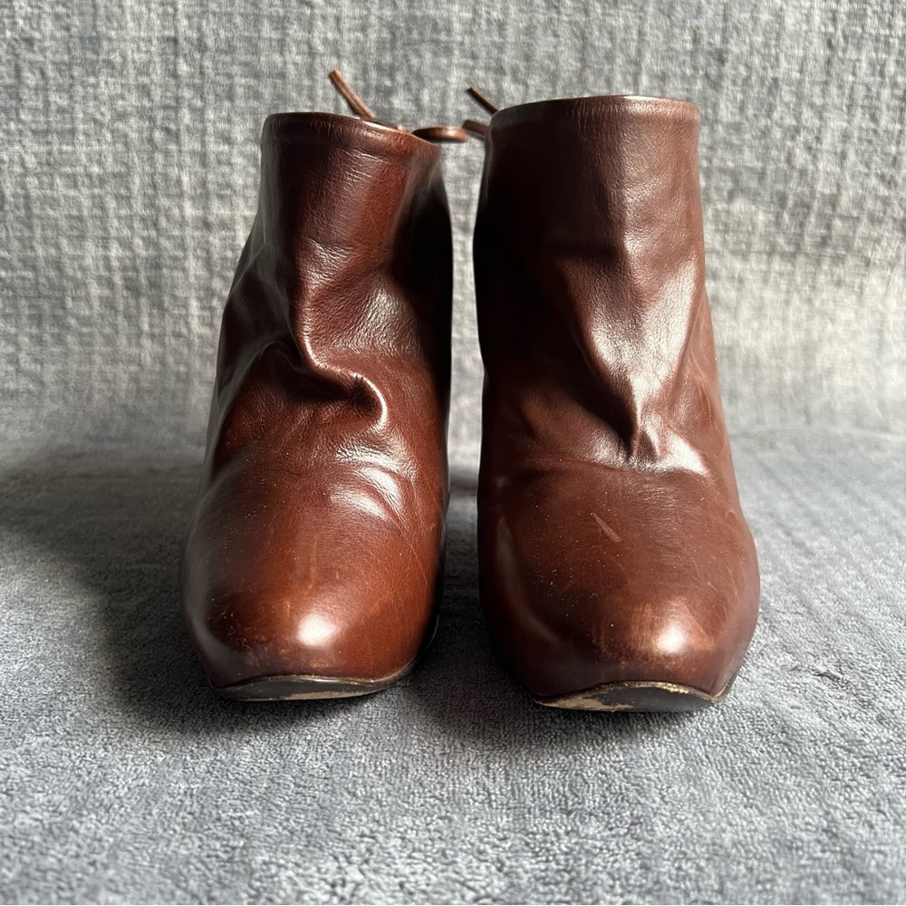 Vera Wang Lavender Leather Ankle Boots Sz 7.5 Brown Made in Italy Heels Lace - Picture 6 of 14